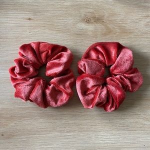 ‼️ANDI Velvet Scrunchies‼️